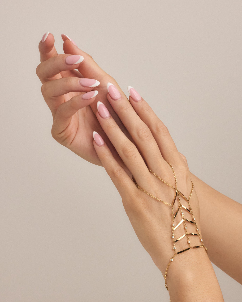 Alara Hand Chain